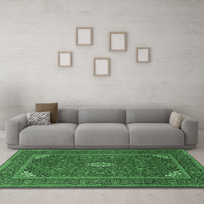 Machine Washable Medallion Emerald Green Traditional Area Rugs in a Living Room,, wshtr1611emgrn