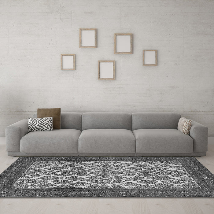 Machine Washable Persian Gray Traditional Rug in a Living Room,, wshtr1612gry