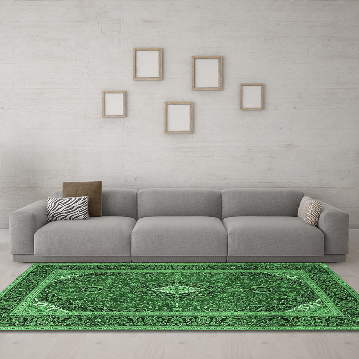 Machine Washable Medallion Emerald Green Traditional Area Rugs in a Living Room,, wshtr1615emgrn