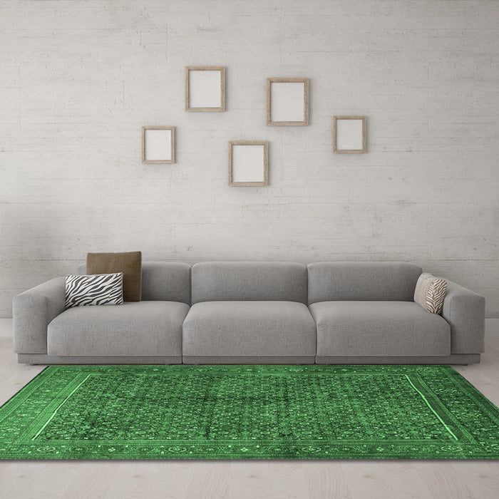 Machine Washable Persian Emerald Green Traditional Area Rugs in a Living Room,, wshtr1616emgrn