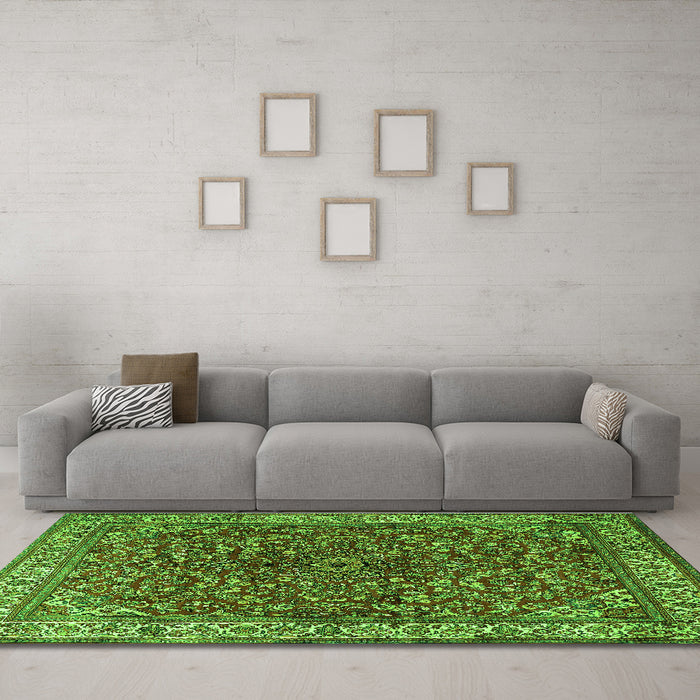 Machine Washable Persian Green Traditional Area Rugs in a Living Room,, wshtr1618grn