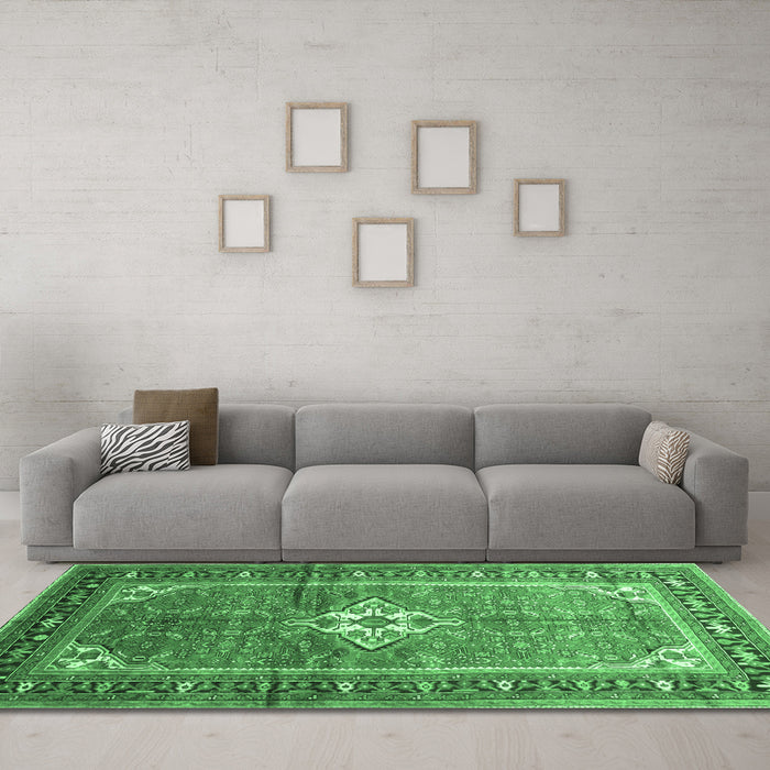 Machine Washable Persian Emerald Green Traditional Area Rugs in a Living Room,, wshtr161emgrn