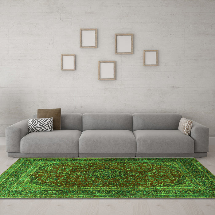Machine Washable Medallion Green Traditional Area Rugs in a Living Room,, wshtr1620grn