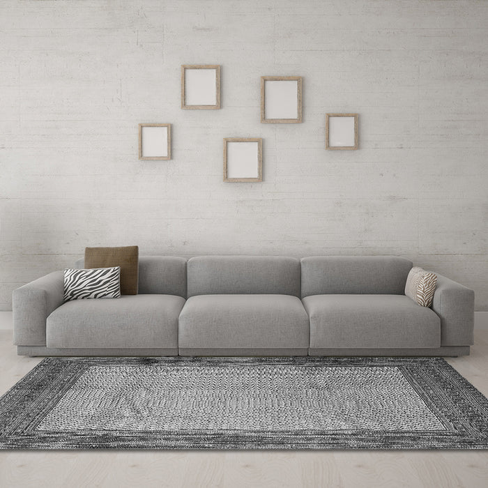 Machine Washable Persian Gray Traditional Rug in a Living Room,, wshtr1622gry