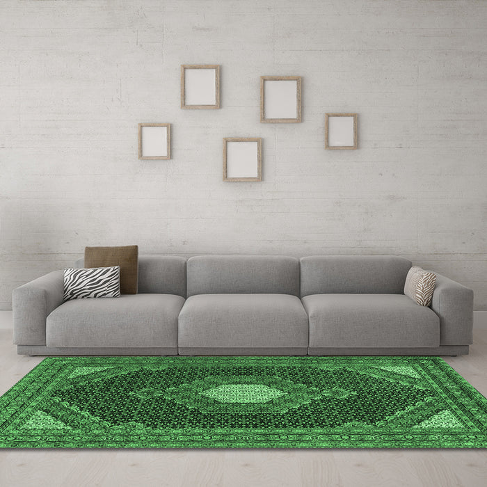 Machine Washable Medallion Emerald Green Traditional Area Rugs in a Living Room,, wshtr1623emgrn