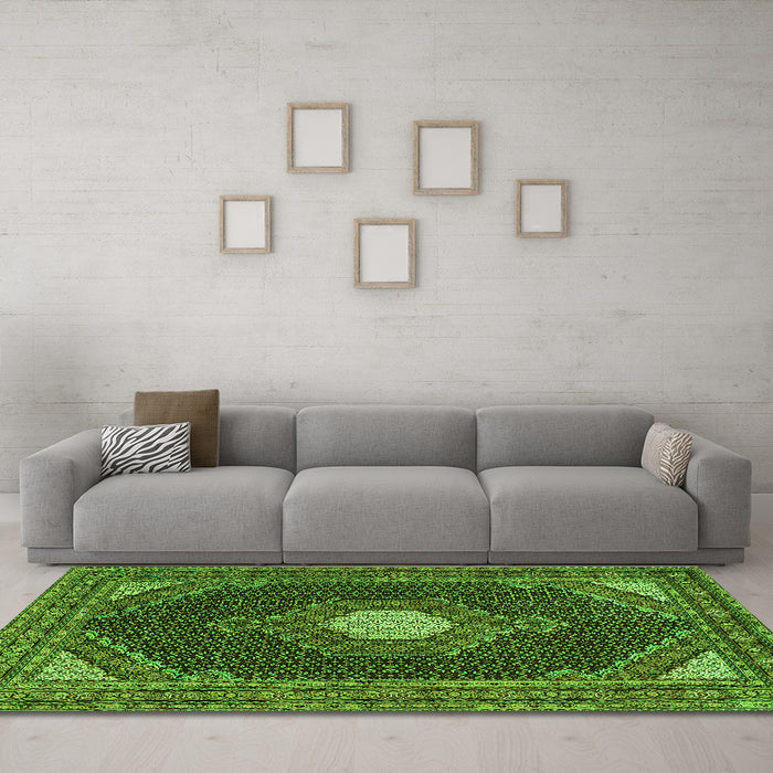 Machine Washable Medallion Green Traditional Area Rugs in a Living Room,, wshtr1623grn