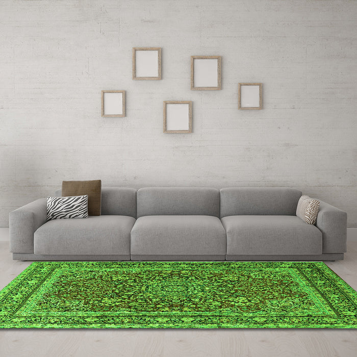 Machine Washable Medallion Green Traditional Area Rugs in a Living Room,, wshtr1624grn