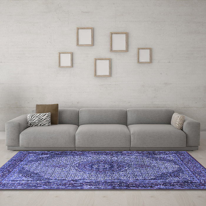 Machine Washable Medallion Blue Traditional Rug in a Living Room, wshtr1625blu