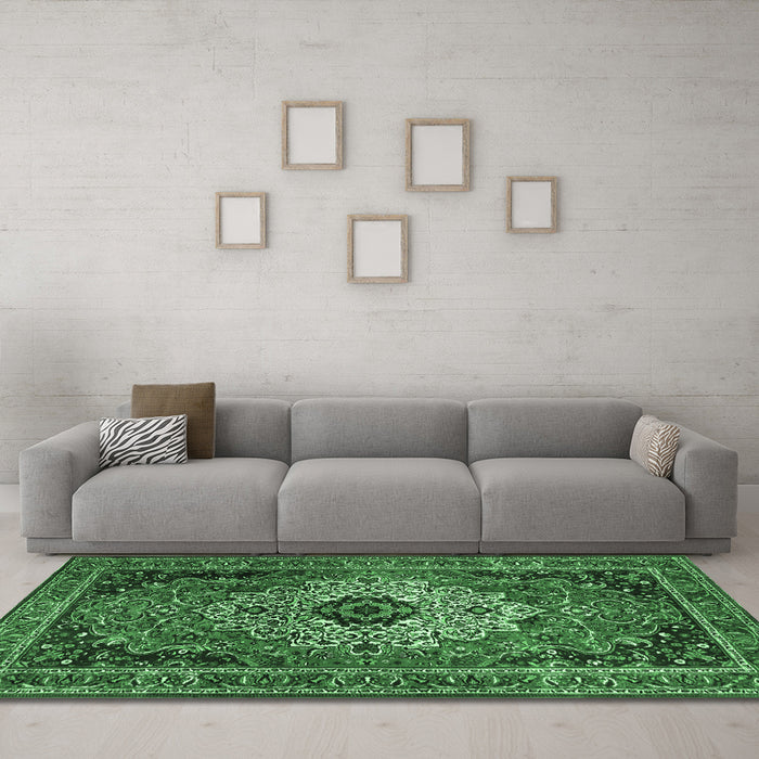 Machine Washable Medallion Emerald Green Traditional Area Rugs in a Living Room,, wshtr1627emgrn