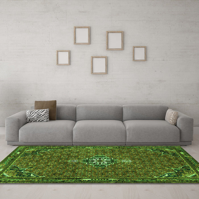 Machine Washable Persian Green Traditional Area Rugs in a Living Room,, wshtr1628grn