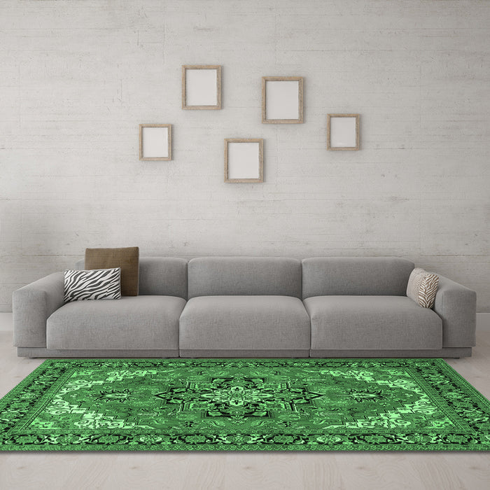 Machine Washable Persian Emerald Green Traditional Area Rugs in a Living Room,, wshtr1630emgrn