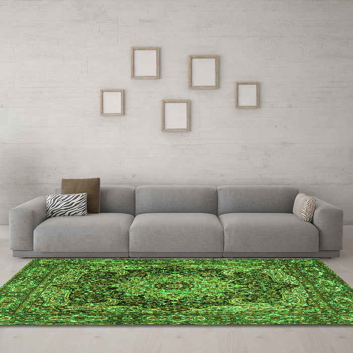 Machine Washable Persian Green Traditional Area Rugs in a Living Room,, wshtr1631grn