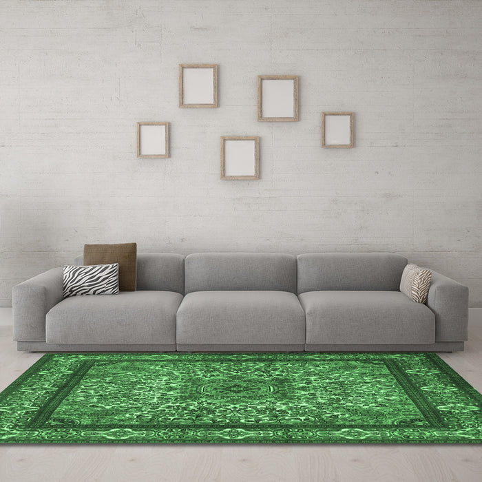 Machine Washable Persian Emerald Green Traditional Area Rugs in a Living Room,, wshtr1632emgrn
