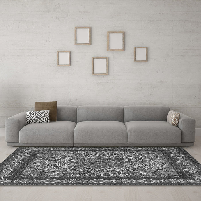 Machine Washable Persian Gray Traditional Rug in a Living Room,, wshtr1632gry