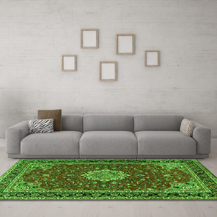 Machine Washable Medallion Green Traditional Area Rugs in a Living Room,, wshtr1634grn