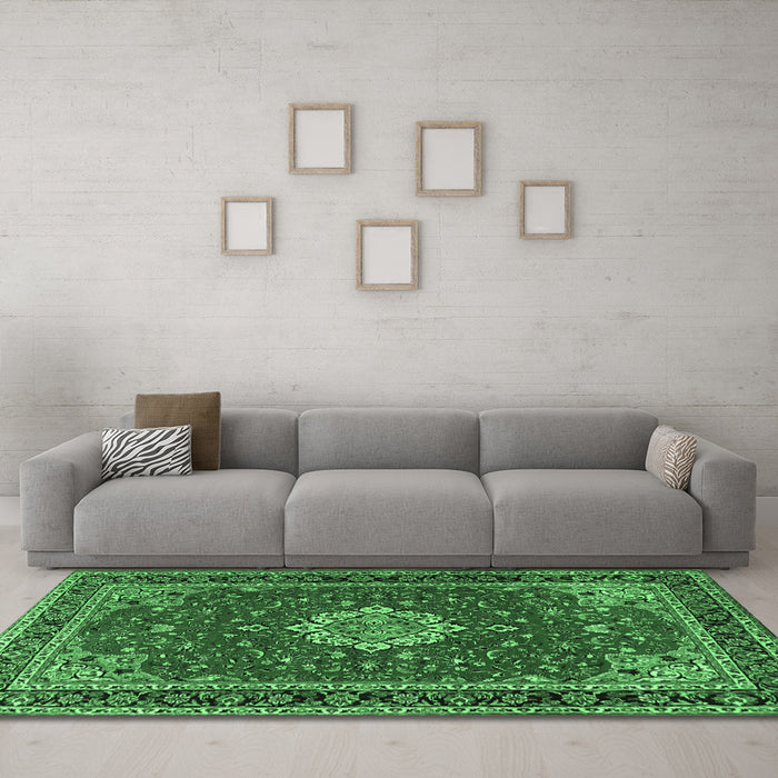 Machine Washable Medallion Emerald Green Traditional Area Rugs in a Living Room,, wshtr1634emgrn