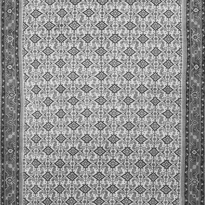 Serging Thickness of Machine Washable Persian Gray Traditional Rug, wshtr1635gry