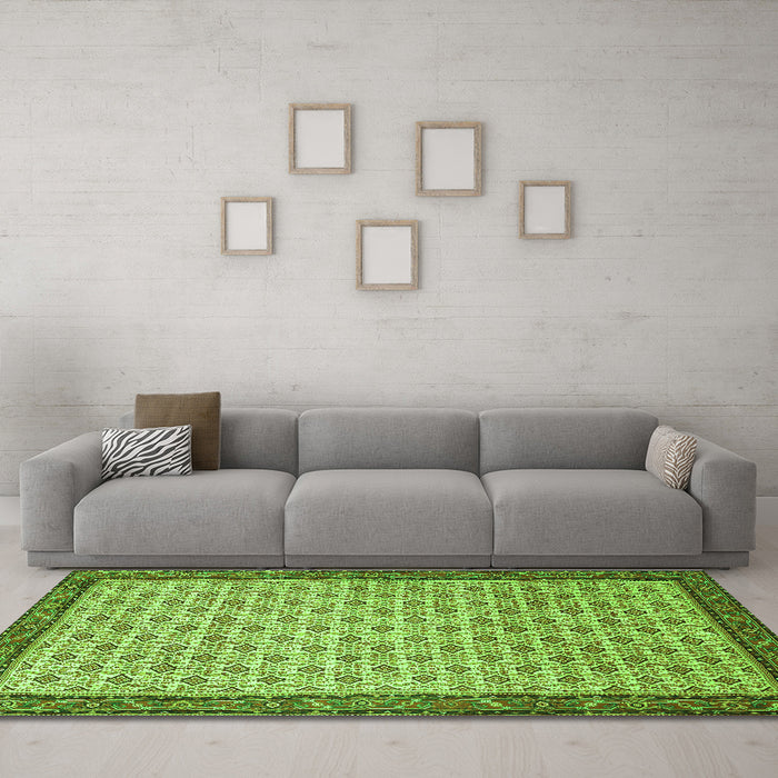 Machine Washable Persian Green Traditional Area Rugs in a Living Room,, wshtr1635grn