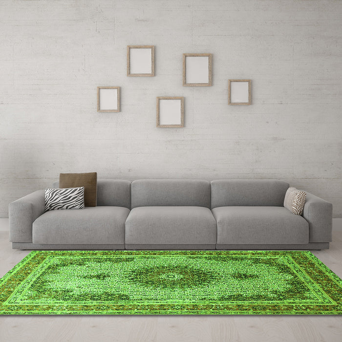 Machine Washable Medallion Green Traditional Area Rugs in a Living Room,, wshtr1637grn