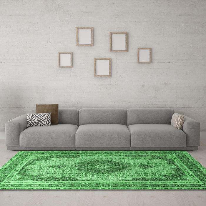 Machine Washable Medallion Emerald Green Traditional Area Rugs in a Living Room,, wshtr1637emgrn