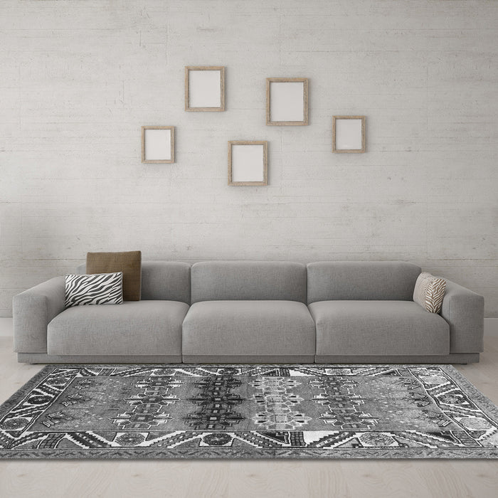 Machine Washable Persian Gray Traditional Rug in a Living Room,, wshtr163gry