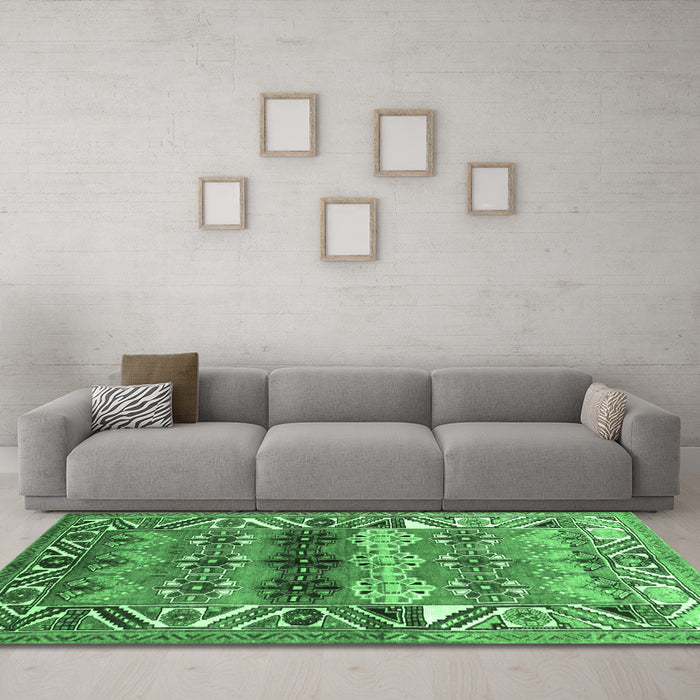 Machine Washable Persian Emerald Green Traditional Area Rugs in a Living Room,, wshtr163emgrn