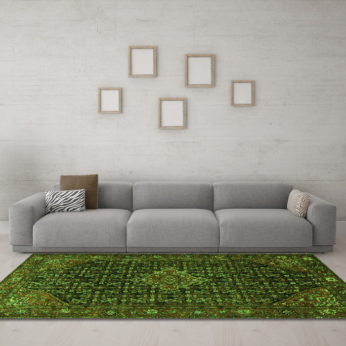 Machine Washable Persian Green Traditional Area Rugs in a Living Room,, wshtr1645grn