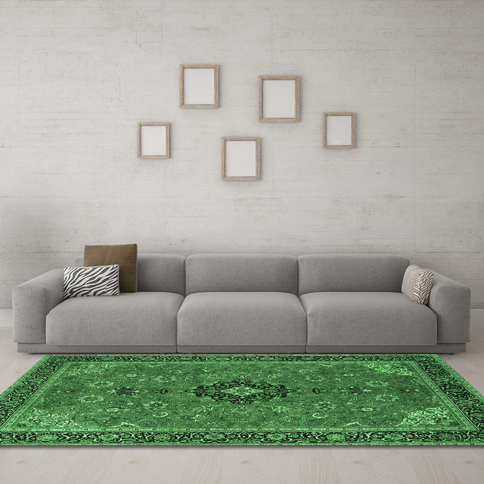 Machine Washable Medallion Emerald Green Traditional Area Rugs in a Living Room,, wshtr1647emgrn