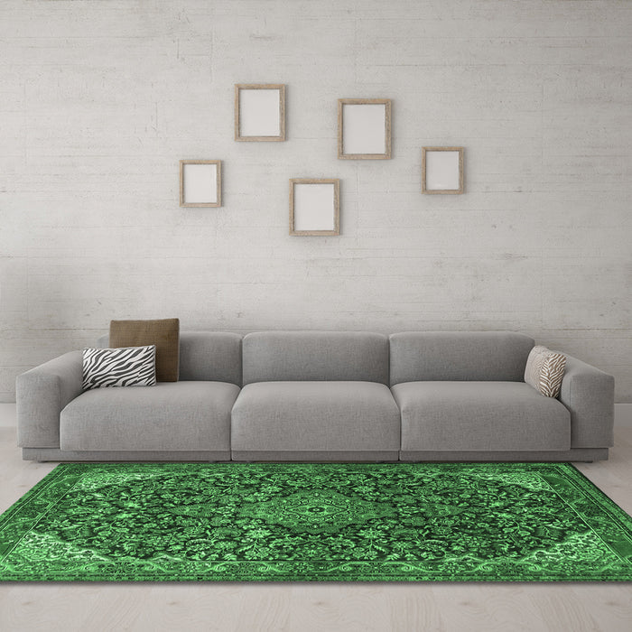 Machine Washable Medallion Emerald Green Traditional Area Rugs in a Living Room,, wshtr1648emgrn