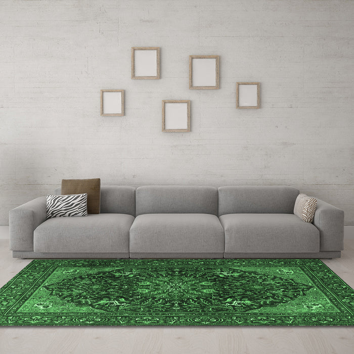 Machine Washable Medallion Emerald Green Traditional Area Rugs in a Living Room,, wshtr1651emgrn