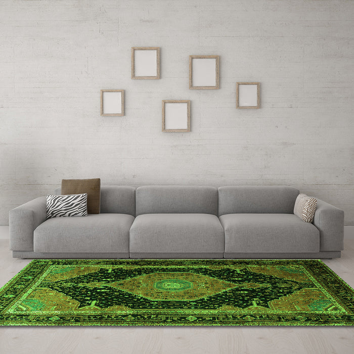 Machine Washable Medallion Green Traditional Area Rugs in a Living Room,, wshtr1652grn