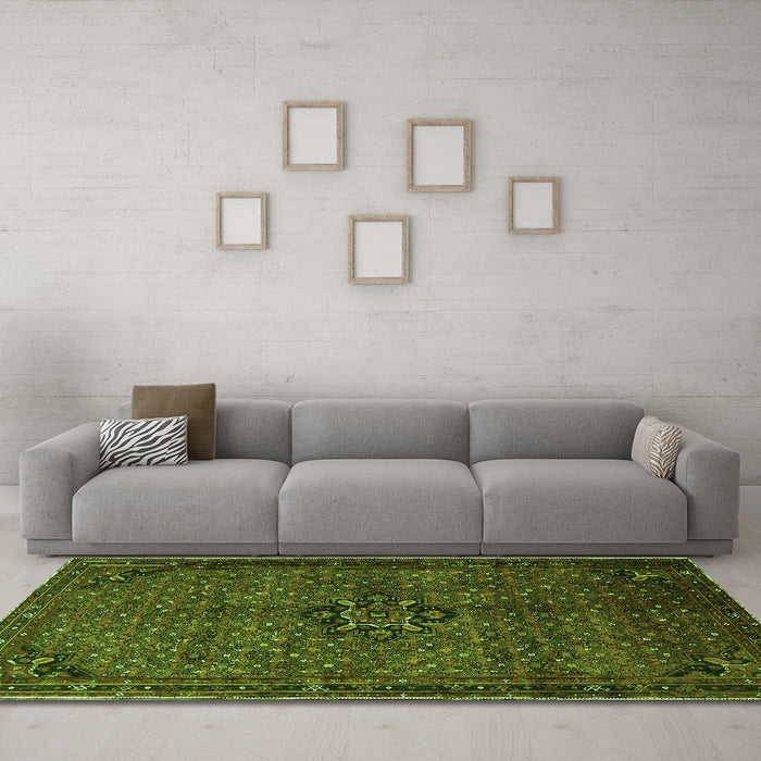 Machine Washable Persian Green Traditional Area Rugs in a Living Room,, wshtr1653grn
