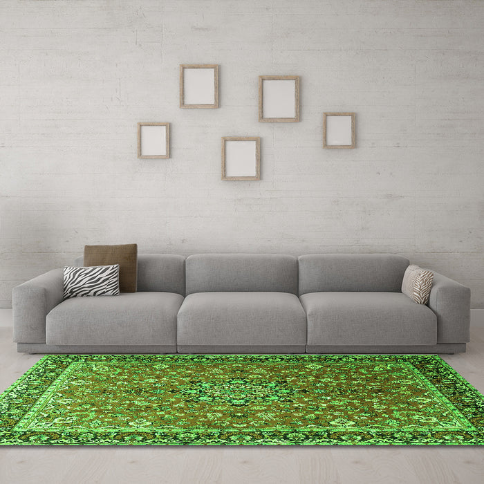 Machine Washable Persian Green Traditional Area Rugs in a Living Room,, wshtr1659grn