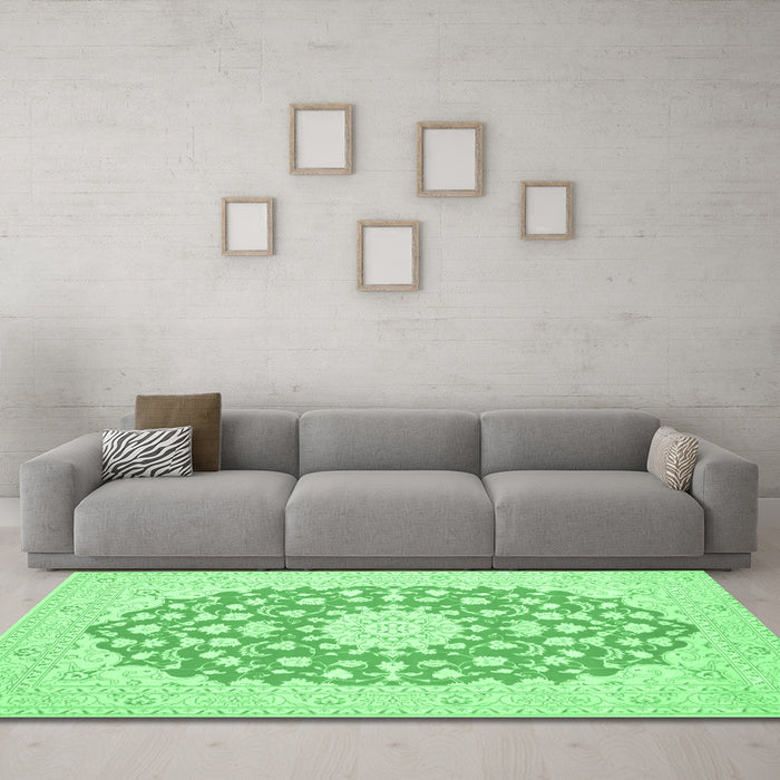 Machine Washable Medallion Emerald Green Traditional Area Rugs in a Living Room,, wshtr165emgrn