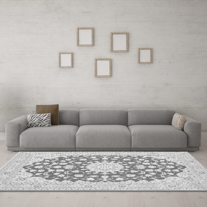 Machine Washable Medallion Gray Traditional Rug in a Living Room,, wshtr165gry