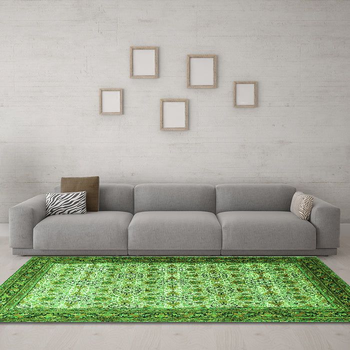 Machine Washable Persian Green Traditional Area Rugs in a Living Room,, wshtr1662grn