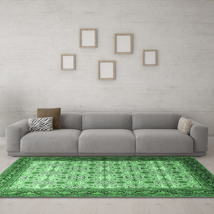 Machine Washable Persian Emerald Green Traditional Area Rugs in a Living Room,, wshtr1662emgrn