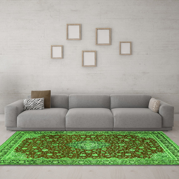 Machine Washable Medallion Green Traditional Area Rugs in a Living Room,, wshtr1663grn
