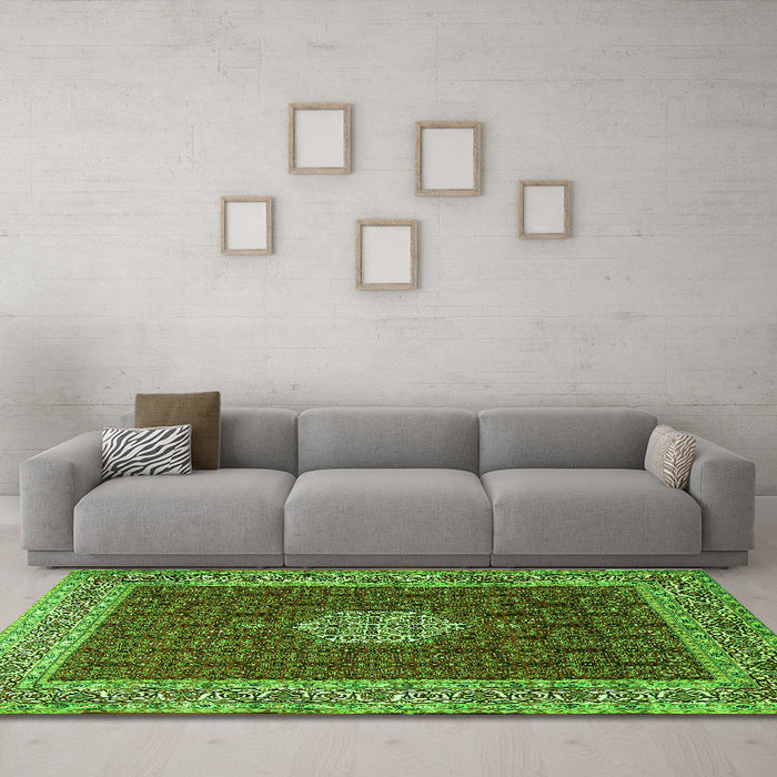 Machine Washable Persian Green Traditional Area Rugs in a Living Room,, wshtr1665grn