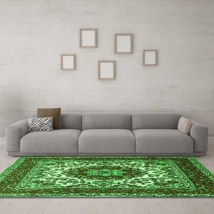 Machine Washable Medallion Green Traditional Area Rugs in a Living Room,, wshtr1666grn
