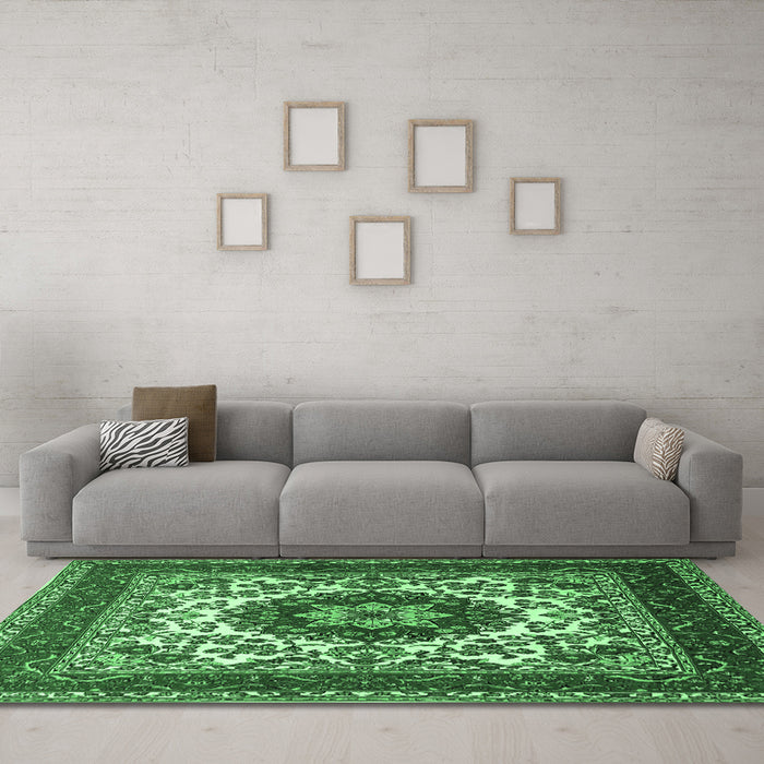 Machine Washable Medallion Emerald Green Traditional Area Rugs in a Living Room,, wshtr1666emgrn