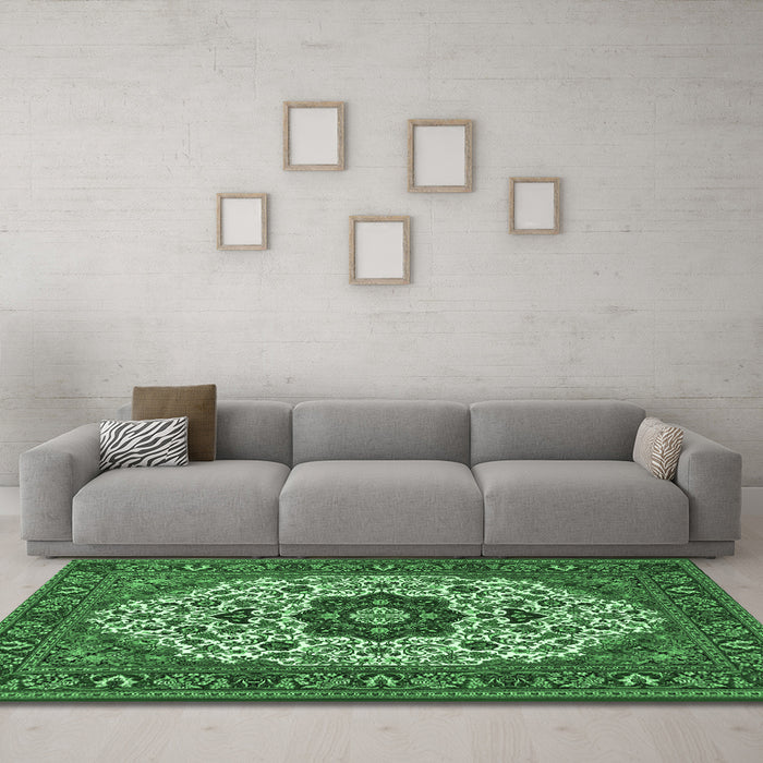 Machine Washable Medallion Emerald Green Traditional Area Rugs in a Living Room,, wshtr1667emgrn