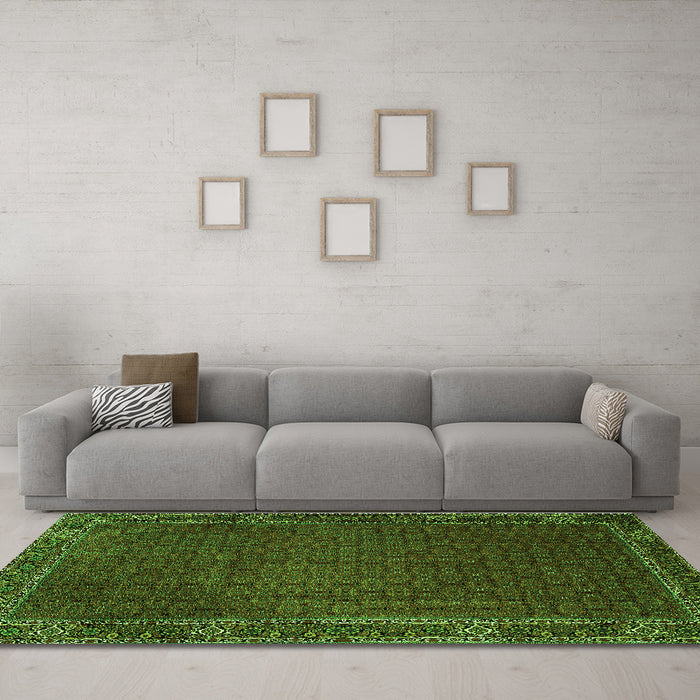 Machine Washable Persian Green Traditional Area Rugs in a Living Room,, wshtr1671grn