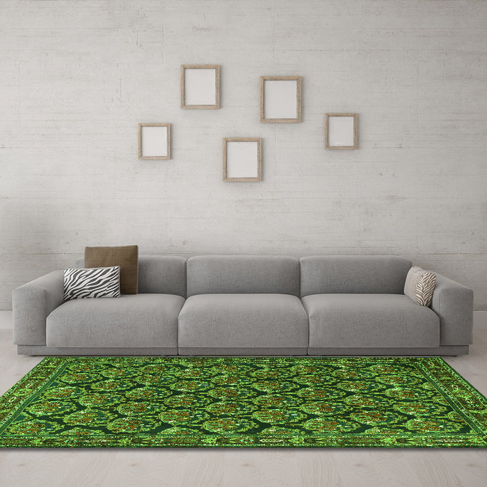 Machine Washable Persian Green Traditional Area Rugs in a Living Room,, wshtr1673grn
