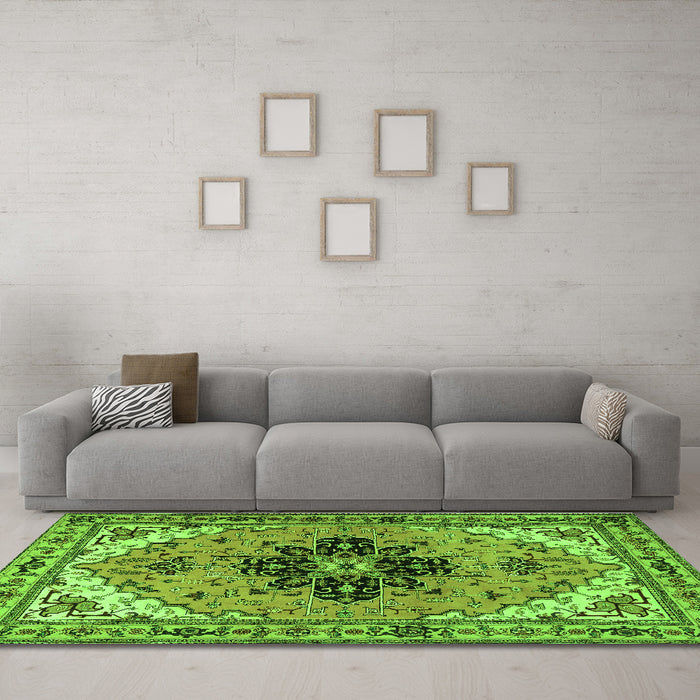 Machine Washable Persian Green Traditional Area Rugs in a Living Room,, wshtr1676grn