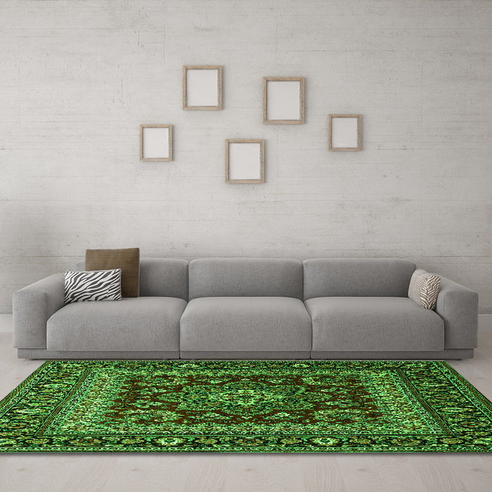 Machine Washable Persian Green Traditional Area Rugs in a Living Room,, wshtr1677grn