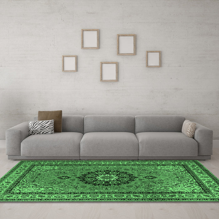 Machine Washable Medallion Emerald Green Traditional Area Rugs in a Living Room,, wshtr1678emgrn