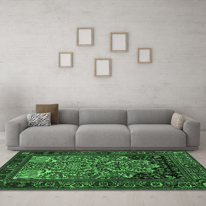 Machine Washable Persian Emerald Green Traditional Area Rugs in a Living Room,, wshtr1679emgrn