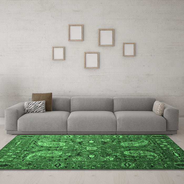 Machine Washable Persian Emerald Green Traditional Area Rugs in a Living Room,, wshtr1681emgrn