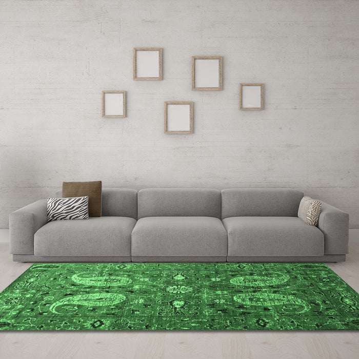 Machine Washable Persian Emerald Green Traditional Area Rugs in a Living Room,, wshtr1684emgrn